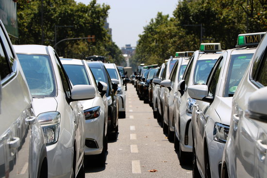 Taxis in Barcelona (by ACN)